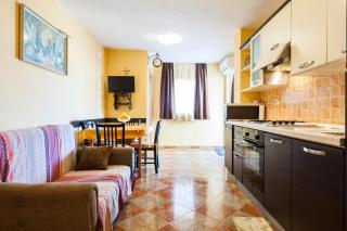 Cozy Apartments in Zadar with Sea and Mountain Views - Vinjerac - 4