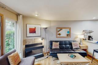 Beaches Inn | Pacific Surf Townhouse - Cannon Beach - 3