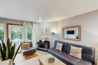 Beaches Inn | Sand Dune Townhouse - Cannon Beach - 5