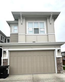 Private Very Spacious 2 bed 1-Bedroom basement Suite SW Calgary - 8