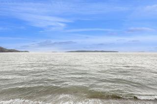 Camano Island Waterfront Modern Splendor - Lona Beach - 6