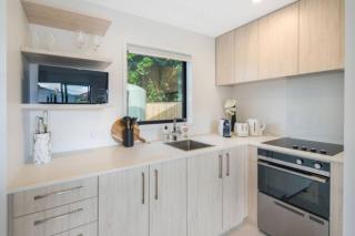 Hideaway in the Grove - Lower Hutt - 3