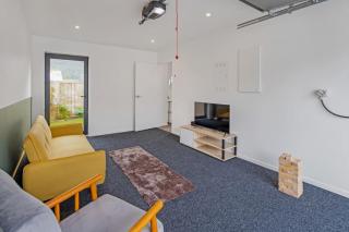 Scenic Views from our 2-BR Trentham Hideaway - 5