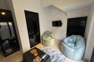 819. 2BR Townhouse Sofa Bed TVs 2 Baths Garden - Sheikh Zayed - 0