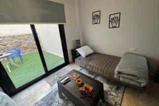 819. 2BR Townhouse Sofa Bed TVs 2 Baths Garden - Sheikh Zayed - 8