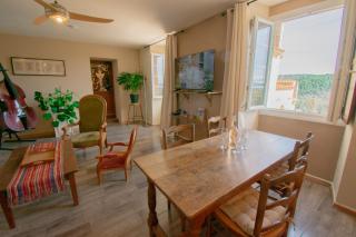 Château du Puy Tourrettes, 60M, Shared swimming pool - Tourrettes - 2