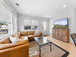 Brand New 2 Bedroom Ocean Block - 9