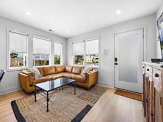 Brand New 2 Bedroom Ocean Block - Brighton Beach - 5