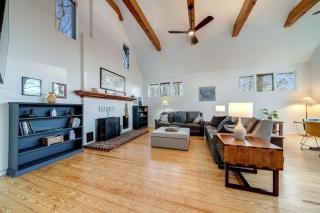 Exclusive Wooded Chalet w Magnificent River Views - 7