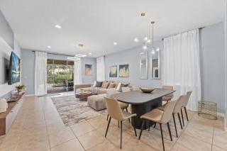 SUPER PAD- 6BDRs w POOL TABLE MOVIE LOFT GAMEs - 4