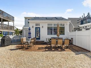 Ocean Side, Private Yard, Beach Badges, Deck, Patio, Wifi, Washer Dryer, Keurig, - Brant Beach - 9