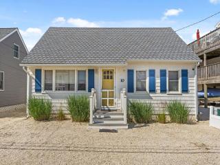 Ocean Side, Private Yard, Beach Badges, Deck, Patio, Wifi, Washer Dryer, Keurig, - Brant Beach - 8