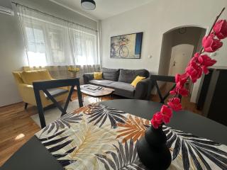 Ira's Square 2 Bedroom Apartment Free Parking - Skopje - 9