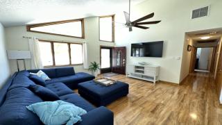 Affordable 3 Bedroom Easy On And Off The Island - 0