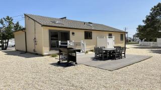 Affordable 3 Bedroom Easy On And Off The Island - - 3