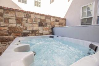 Twice Charmed townhouse - 5