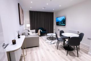 Howson Apartments - 0