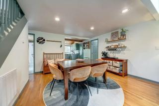 Chic Cabin with 3 Kings Privacy & Pool Access - Hedgesville - 4