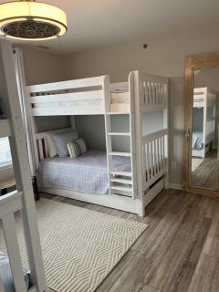 Spacious 2Nd Floor Unit In Brant Beach - 1