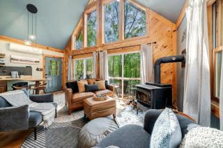 Upscale w Fireplace Fire Pit Games in Gated Comm - 7