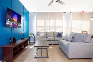 SUPER NEAR - PARKs w LAKE VIEW & PING PONG TABLE - 9