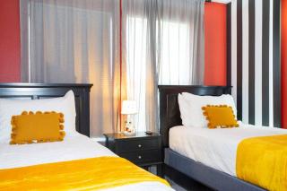 SUPER NEAR - PARKs w LAKE VIEW & PING PONG TABLE - 1