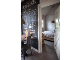 Gorgeous Riverside Chalet in Cothen - Cothen - 2