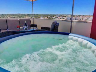Apartment Alpha - 2 Bedrooms, Private Rooftop Patio with Hot Tub, BBQ and View - Ferragudo - 0