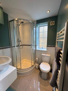 Large Town Centre Apartment - Long & Short term available - 5