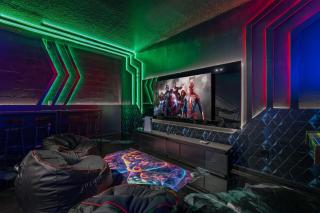 SUPER HOMEY- 8BDR - PS5 ARCADEs POKER LOFT - Orlando - 2