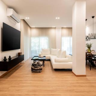 4bd Apartment With Outdoor Jacuzzi Garden - Atene - 2