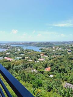Escape360 Condo 1 - Sea Views, Luxurious & Modern - Westerhall Land Settlement - 9