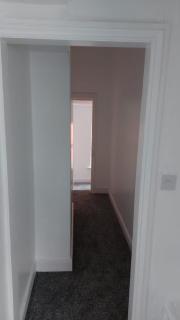 4 bedroom end terrace property - 1