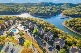 The Cove 21-3 By SDC, Big Deck, Pool, Hot Tub, By Lake, No Stairs - Branson - 7