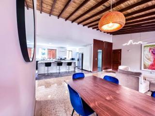 3br 240 M Ac Pool El Tesoro - Medellín - 1