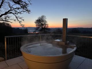 Esox Cottage - Hot Tub, 5 Star Luxury Pet Friendly Cottage with Games Room - Hayfield - 9