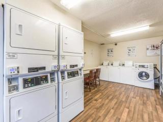 Siegel Select Cincinnati Sharonville - 6