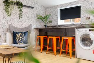 Ashton Getaway Sleeps 14 Free Parking - Dukinfield - 5