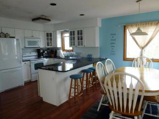 Oceanside, Single Family, Private Yard, Wifi, Washer Dryer, Ocean Side Home In Beach Haven 60092, - North Beach Haven - 4