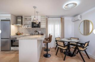 Casa al Andalus - Chic, serene, and Posh Center City Pad - 6