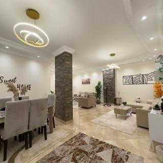 Hotel Apartment with Private Entrance in Sheikh Zayed - 1