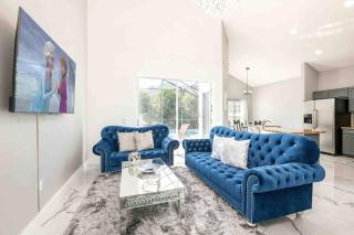 SUPER GLAM - GAME ROOM and POOL - 5