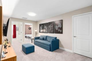 SUPER CLOSE -DISNEY's PARKs THEME ROOMs & POOL - Orlando - 6