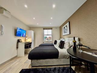 King-Smart TV-Full Kitchen-5mins to Transport-Desk - Londra - 7