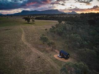 Secluded Cabin Stay - Pet Friendly & Off-Grid - Nev - Glen Alice - 2