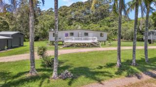 Kookaburra - Sleeps 5, Luxe Riverside Retreat - Repton - 3