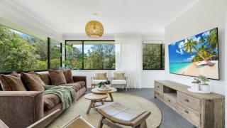 Peking Duck Sleeps 7, Luxe Riverside Retreat - Repton - 0
