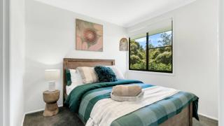 Peking Duck Sleeps 7, Luxe Riverside Retreat - Repton - 8