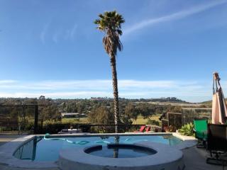 Master Bedroom in Bonita with Cal King Bed and Golf Course View - Bonita - 0