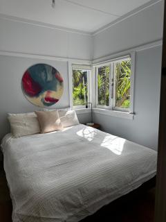 Hideaway Cottage - - 9